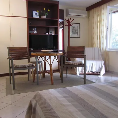 Petrovic Apartment *